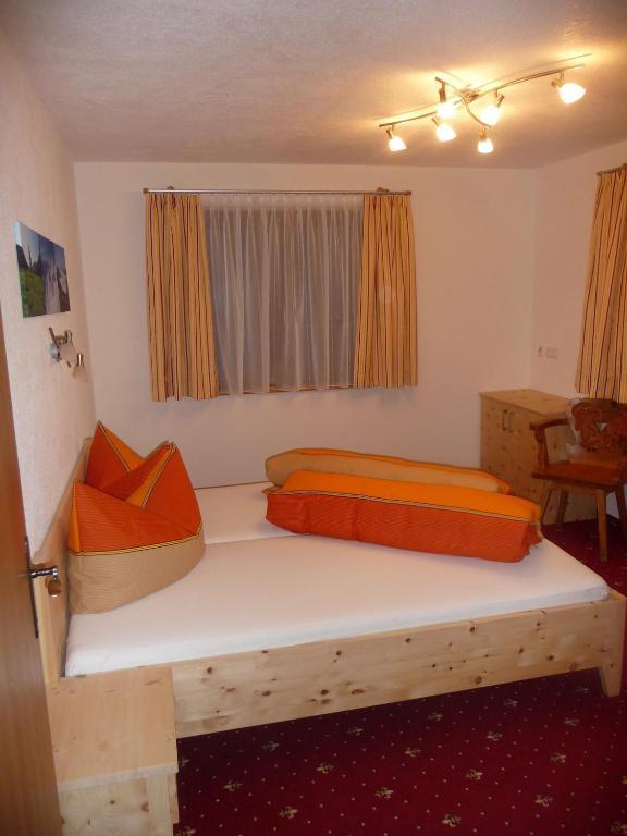 Apart Piz Mondin Pfunds Room photo